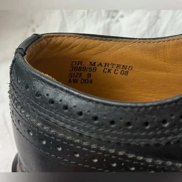 Vintage Dr.Martens Wingtip Black Men's UK 9 US 10 3989 Brogue Made In England - Picture 13 of 16